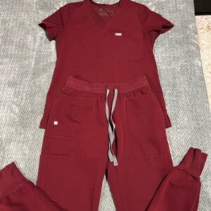 Figs Women's Maroon Scrub Set